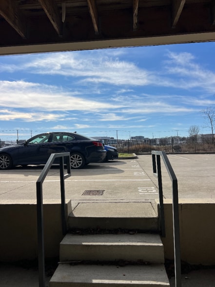 Building Photo - 2507 Clifton Ave