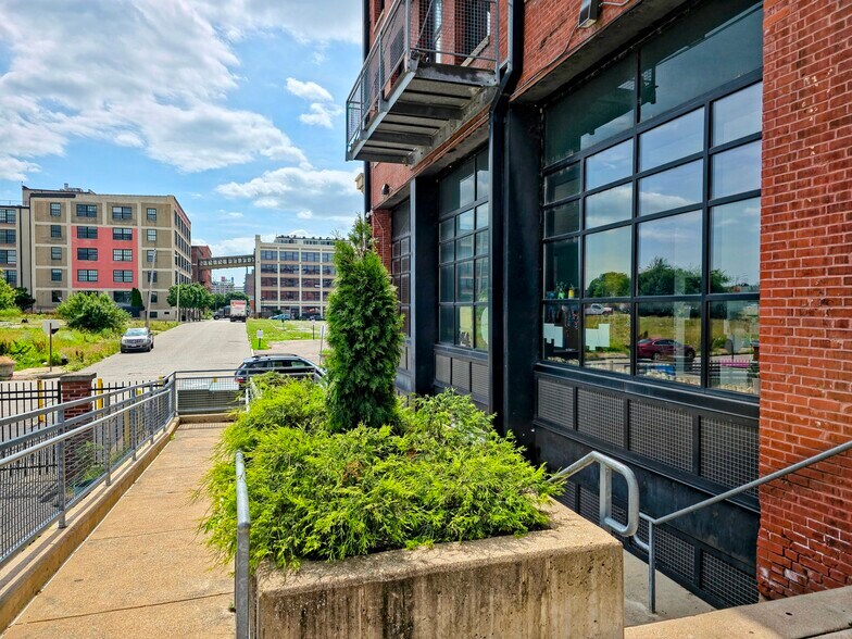 Building Photo - 2207 Washington Ave