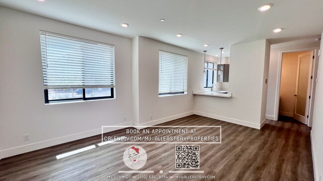 Building Photo - 2Bd/1.5 Bth. Close to Shopping, Bay Bridge...