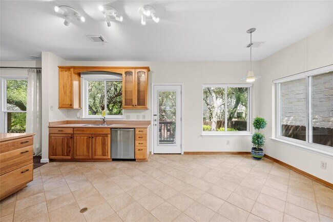 Building Photo - 4176 Canyon Glen Cir