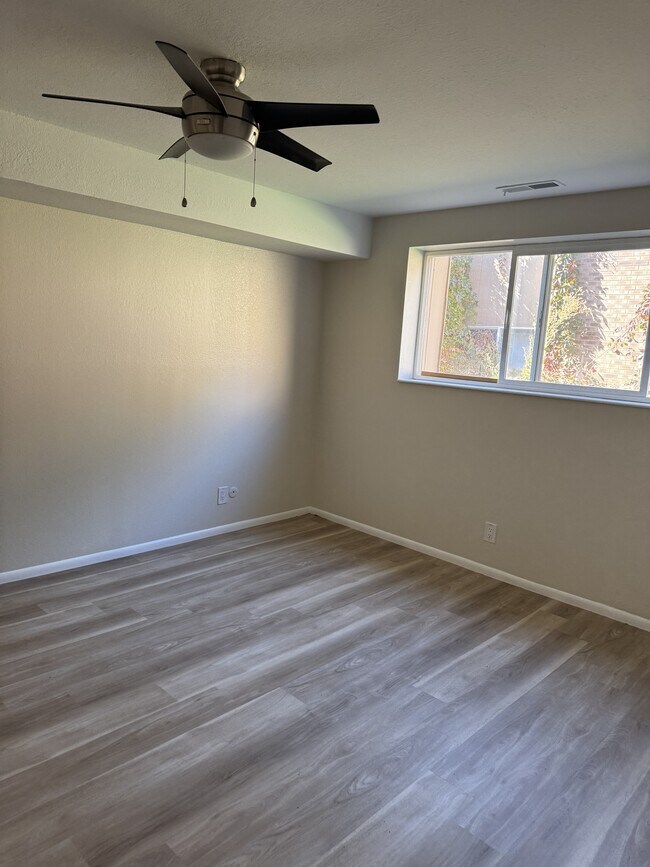 Building Photo - 451 E 5600 S