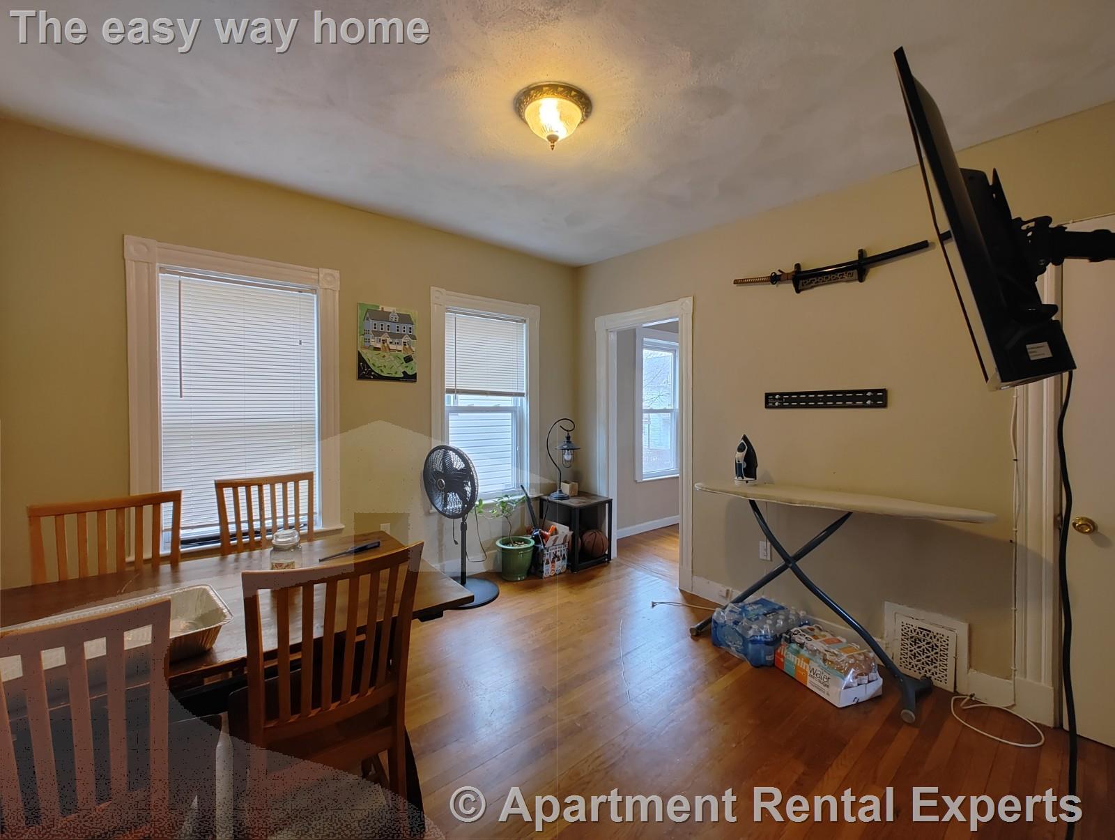 Building Photo - 9 Medford St