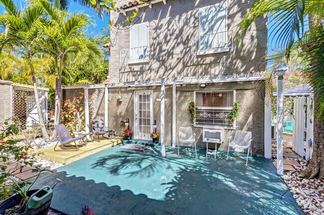 Building Photo - 2800 Broadway