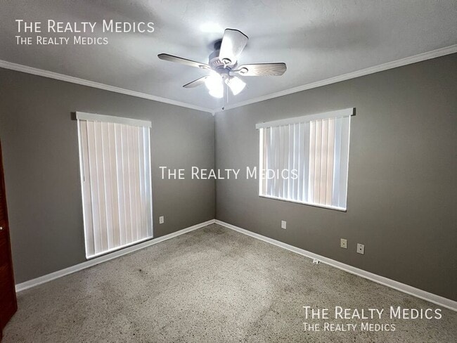 Building Photo - 1525 Fort Smith Blvd