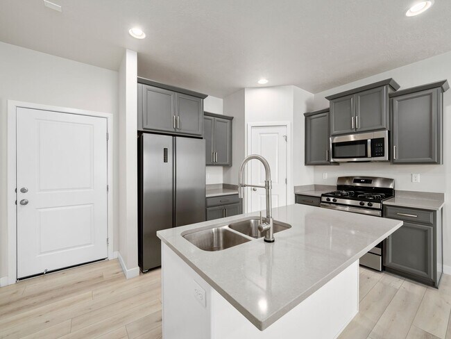 Building Photo - Wau-15083 S Reins Way Bluffdale, UT 84065