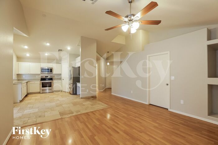 Building Photo - 2082 E Arabian Dr