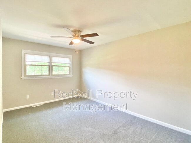 Building Photo - 398 Circuit Ln