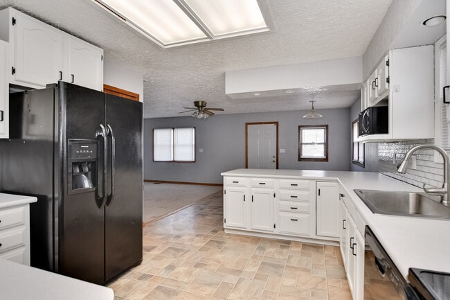 Building Photo - 2300 Avenue F