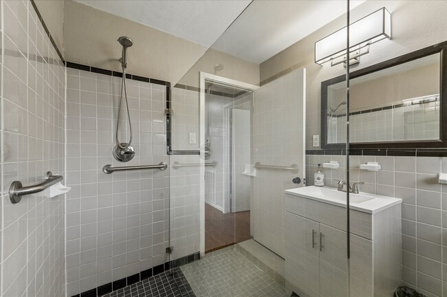 Building Photo - 510 S Belknap St