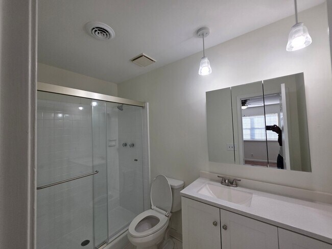 Building Photo - 1016 Todd Preis Dr