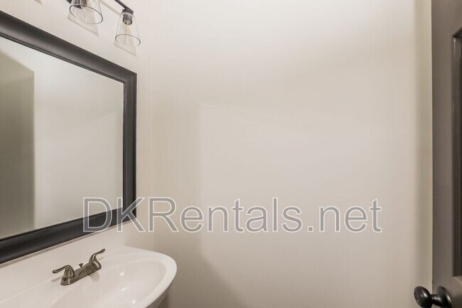 Building Photo - 2555 Flat Shoals Rd