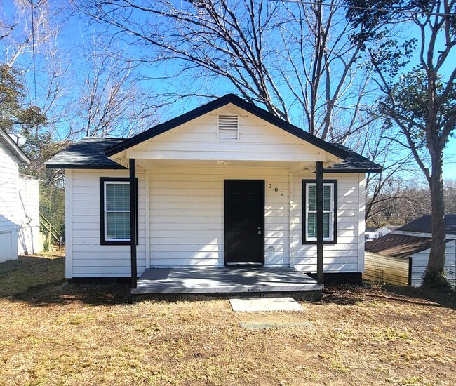 Primary Photo - Remodeled Two bedroom House for Rent in La...