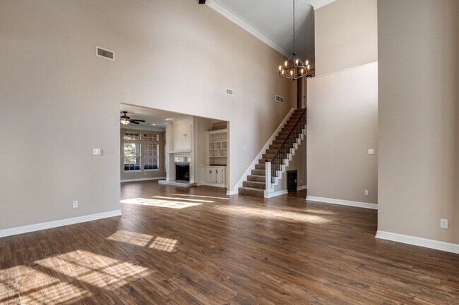 Building Photo - 529 Chippendale Dr