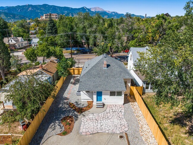 Building Photo - 227 N Walnut St