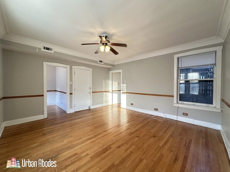 Building Photo - 4609 N Western Ave