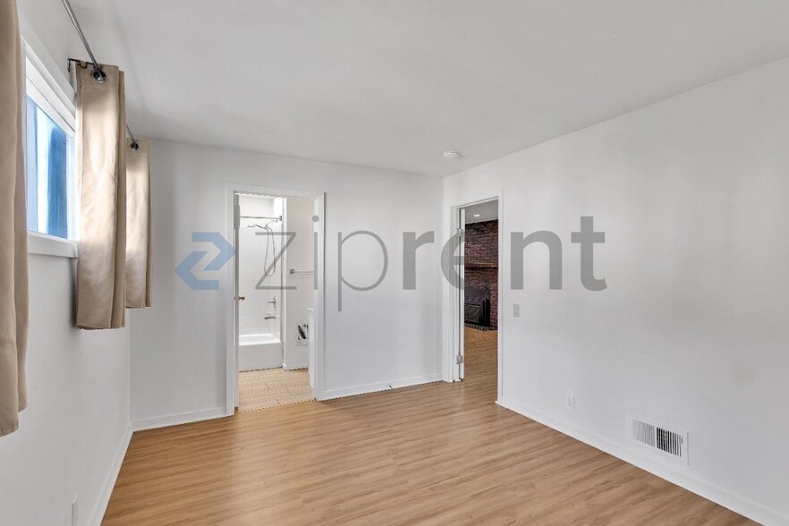 Building Photo - 1219 43rd Ave