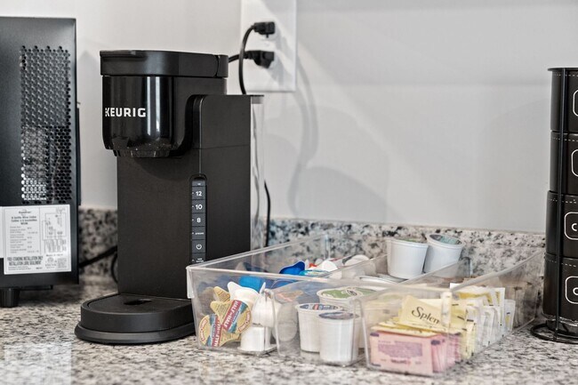 Building Photo - 541 New S Dr