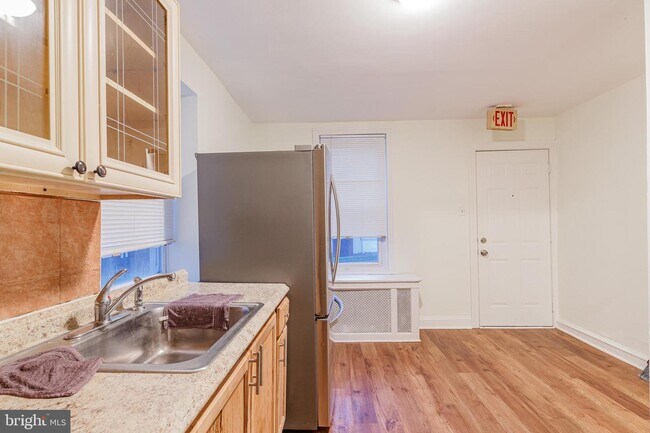 Building Photo - 101 N 6th St