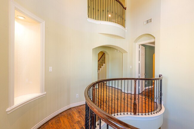 Building Photo - 1314 Sherwood Springs Ln