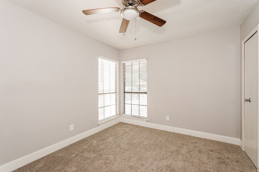 Building Photo - 2303 Villanova St
