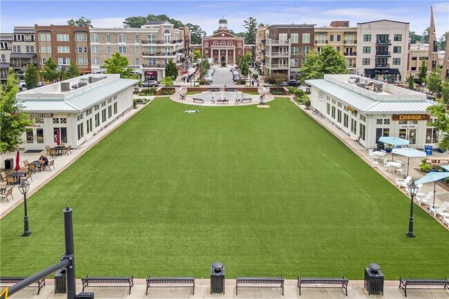 Building Photo - 5600 Surrey Ct