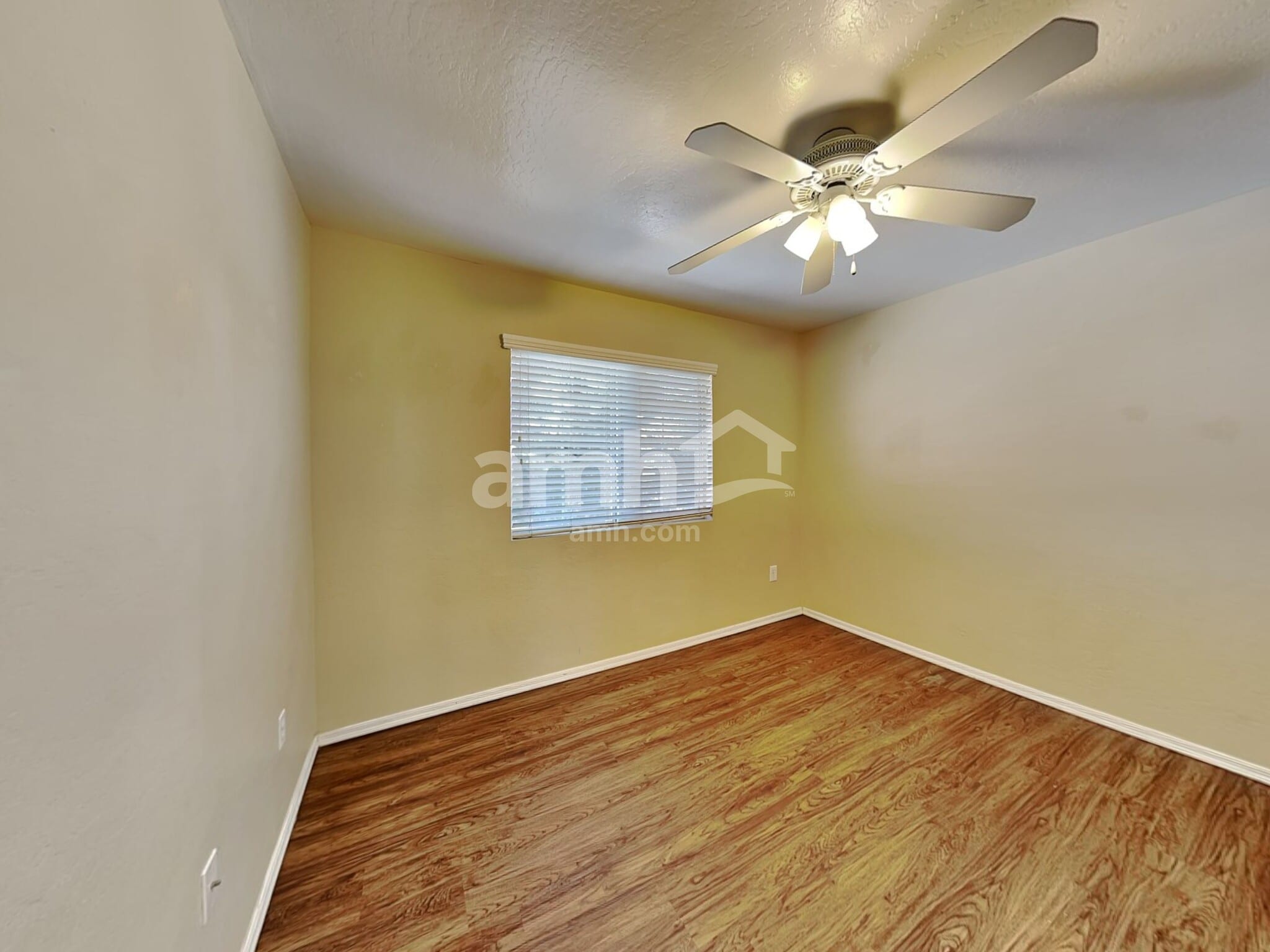 Building Photo - 7463 E Natal Ave