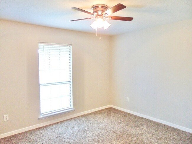 Building Photo - Beautiful Home for Lease!