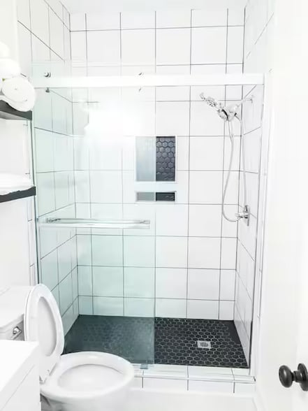 master shower - 4683 Wild Iris Dr