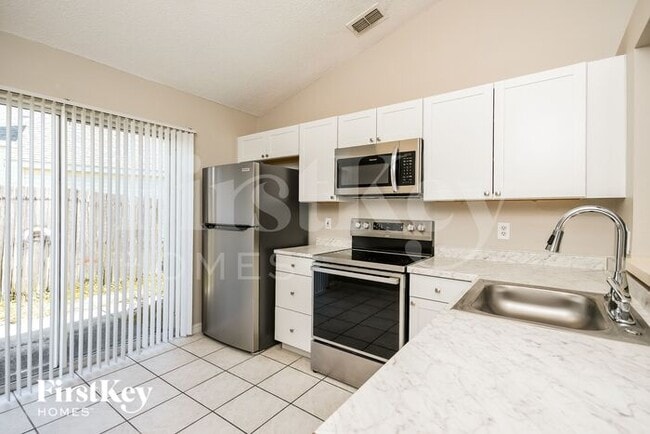 Building Photo - 3753 Dartford Dr