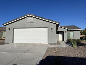 Building Photo - 5018 S Rosemary Dr