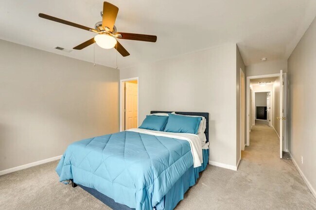 Building Photo - Vistiana Off Dorchester in Dorchester II S...