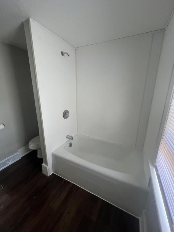 Building Photo - 47 Frankfort St