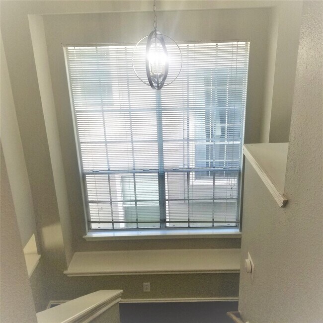 Building Photo - 46 Wineberry Pl