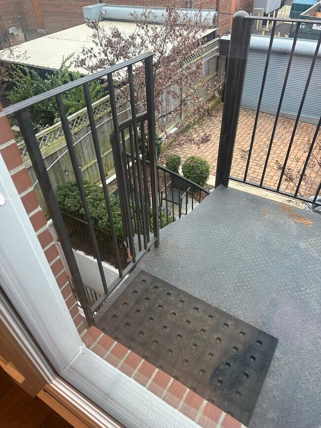 Building Photo - Modern 2 Bedroom, 2 Bathroom Penthouse with Parking in Historic LeDroit Park