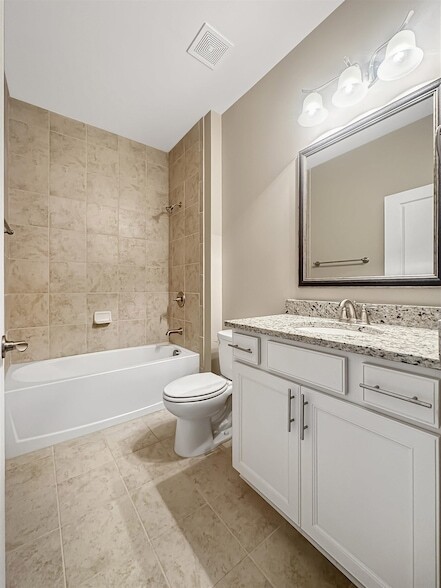 Building Photo - 813 Firefly Ct