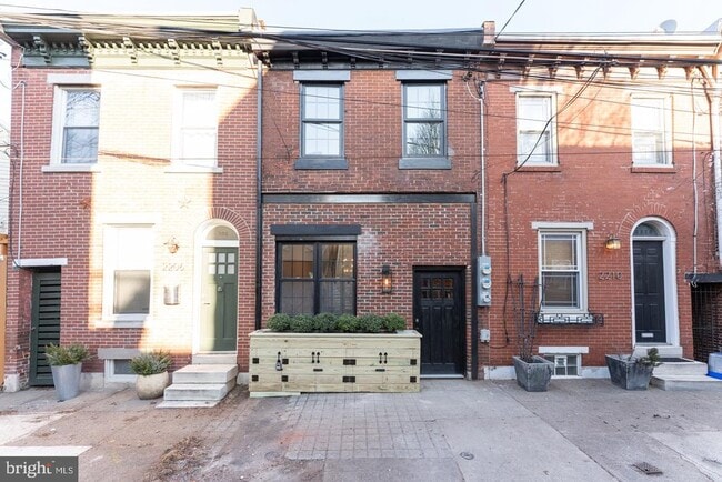 Building Photo - 2208 Taggert St