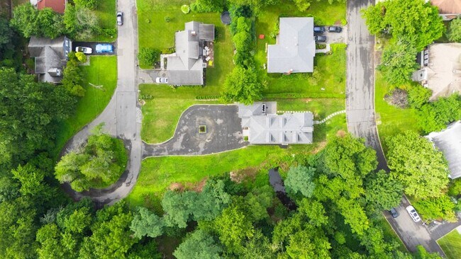 Building Photo - 1 Kewanee Rd