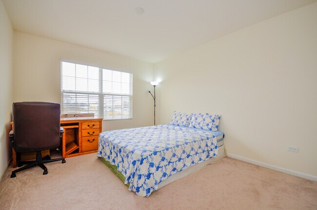 Building Photo - 2725 Blakely Ln