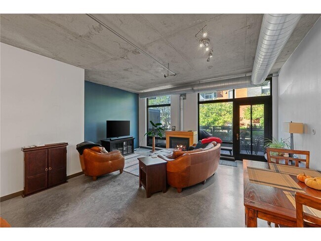 Building Photo - 720 N 4th St