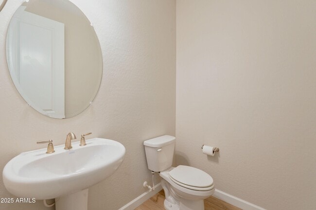 Building Photo - 2055 E Northwood Dr