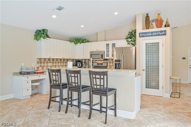 Building Photo - 14980 Lake Olive Dr
