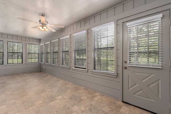 Building Photo - Extensively renovated 4bed,2bath farmhouse on 17 acres!!