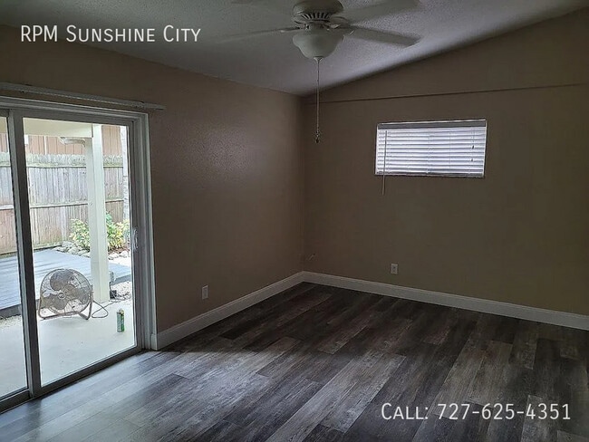 Building Photo - 1628 Pine St