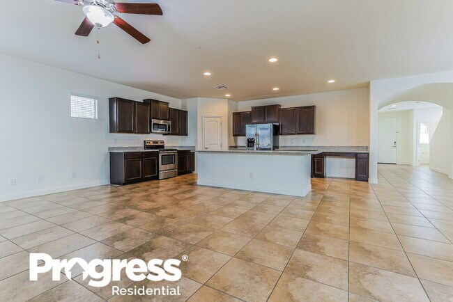 Building Photo - 5534 E Jaeger St