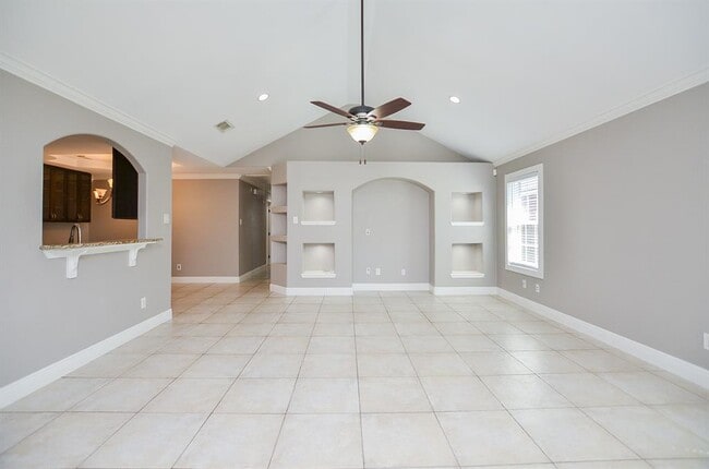 Building Photo - 18818 Driftwood Springs Dr