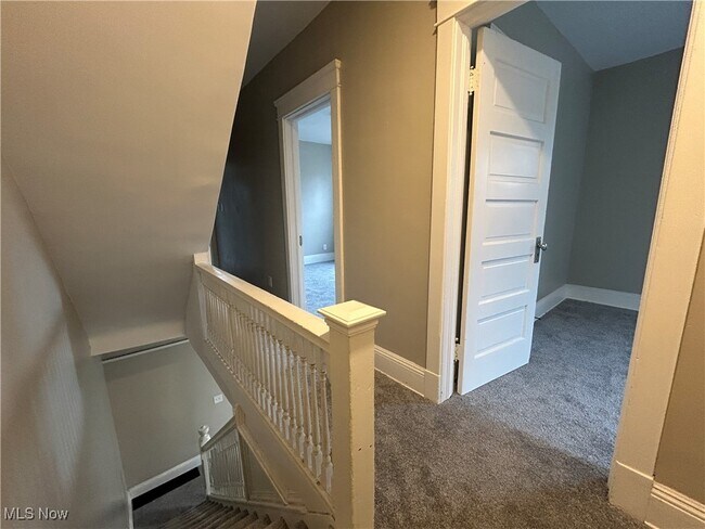 Building Photo - 7417 Linwood Ave