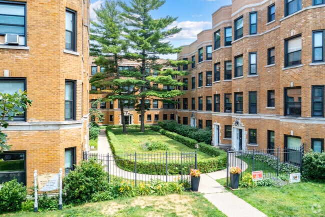 Building Photo - 605 Hinman