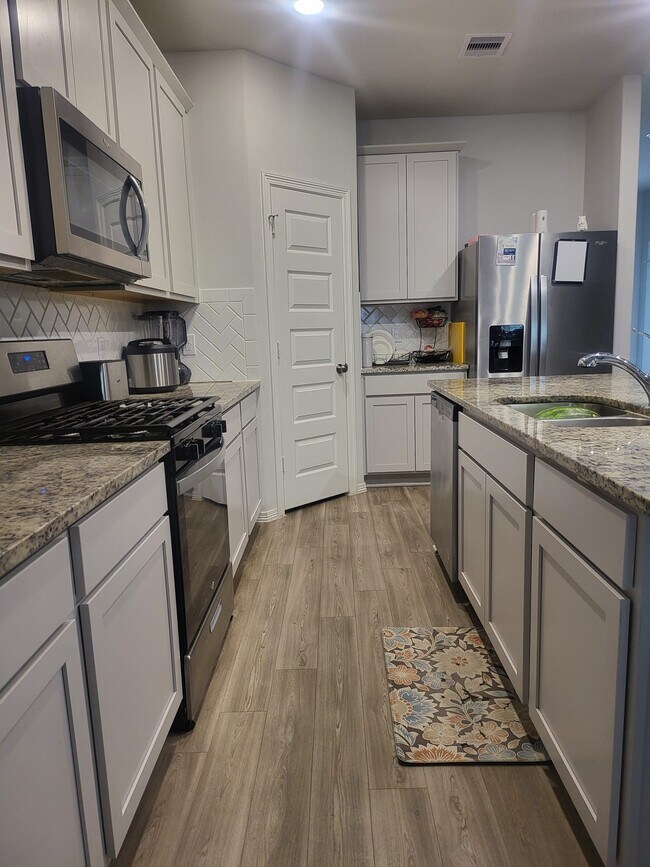 Building Photo - 5731 Fresh View Ct