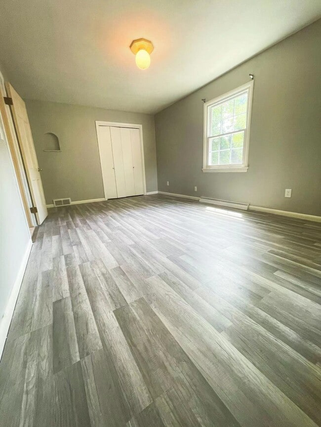 Building Photo - 309 Dorchester Rd