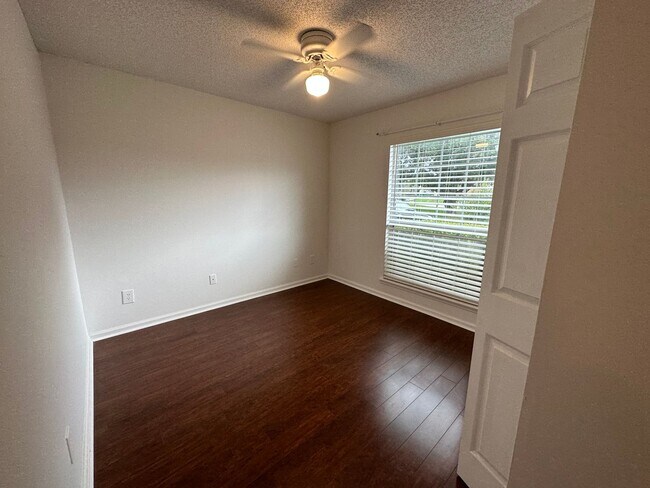 Building Photo - Beautiful 3Bed 2Bath in Hunters Ridge!